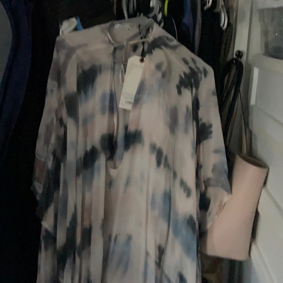 Young, fabulous and broke - Picture 12 of 12